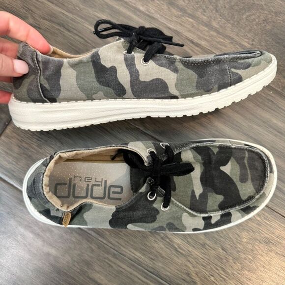 Hey Dude Wendy Grey Green Camo Lace Up Lightweight Shoes - Size 6 - EUC - Picture 6 of 8